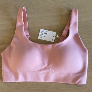 NWT Lululemon Sports Bra Size 6